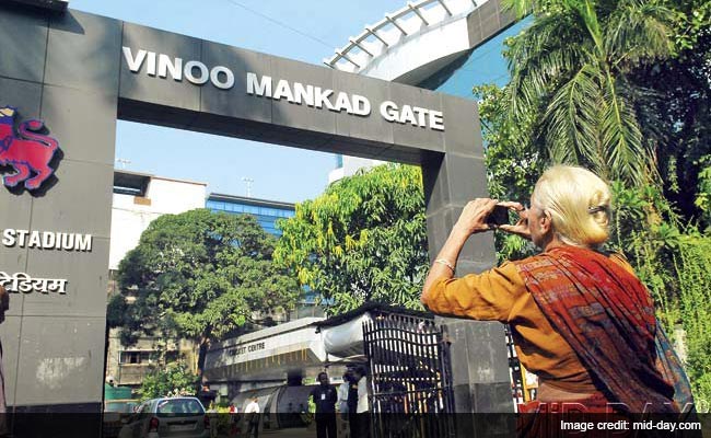 Cricket Legends Make Way for BJP Leaders at Wankhede Gates Cricket Legends Make Way for BJP Leaders at Wankhede Gates
